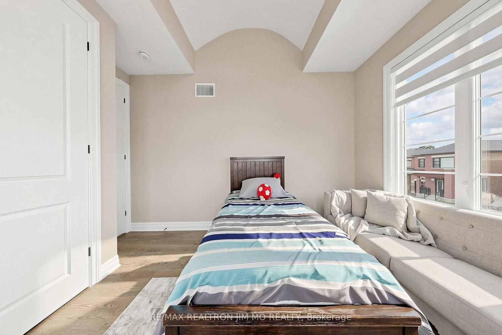 476 Kennedy Circle W thumbnail 22