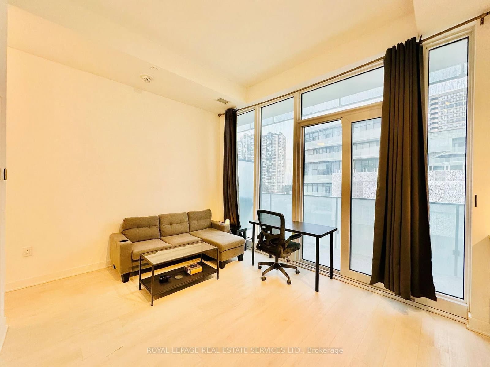 3900 Confederation Parkway, Unit 323 thumbnail 5