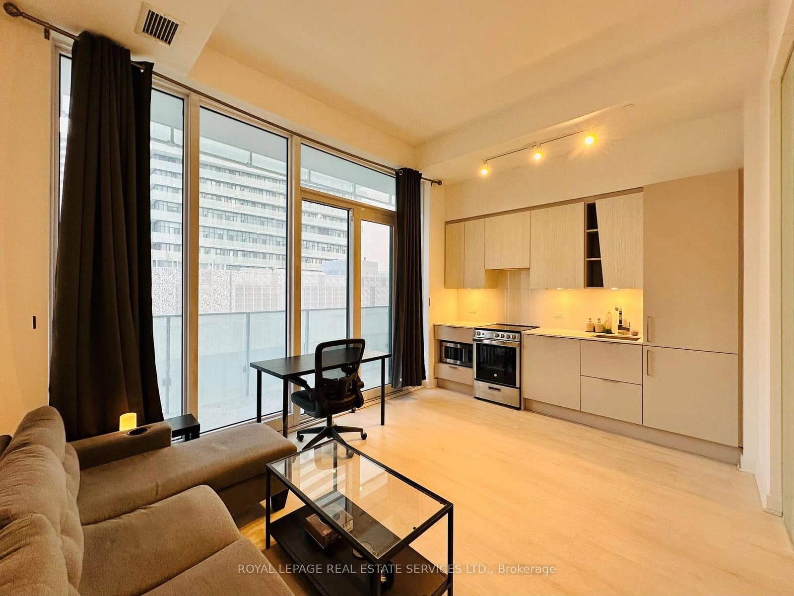 3900 Confederation Parkway, Unit 323 thumbnail 6