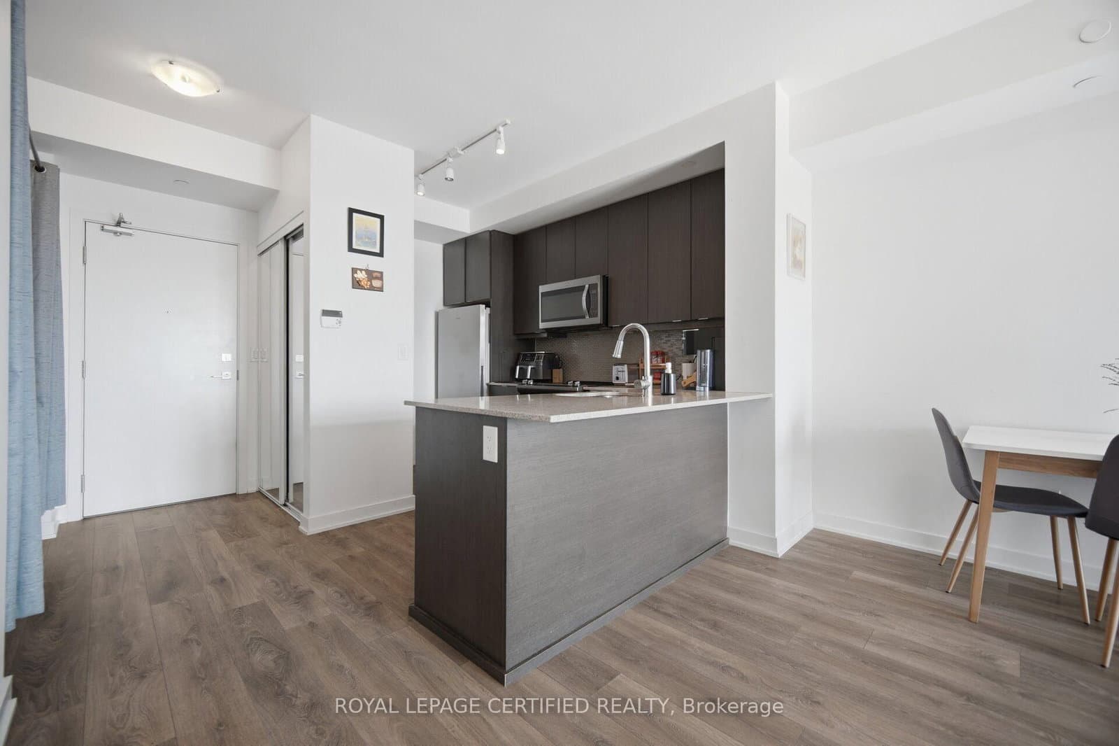 4633 Glen Erin Drive, Unit 710 thumbnail 9