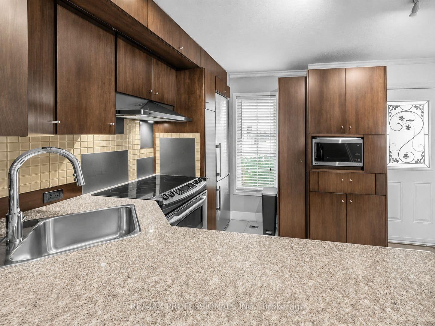 220 Manitoba Street, Unit 32 thumbnail 10