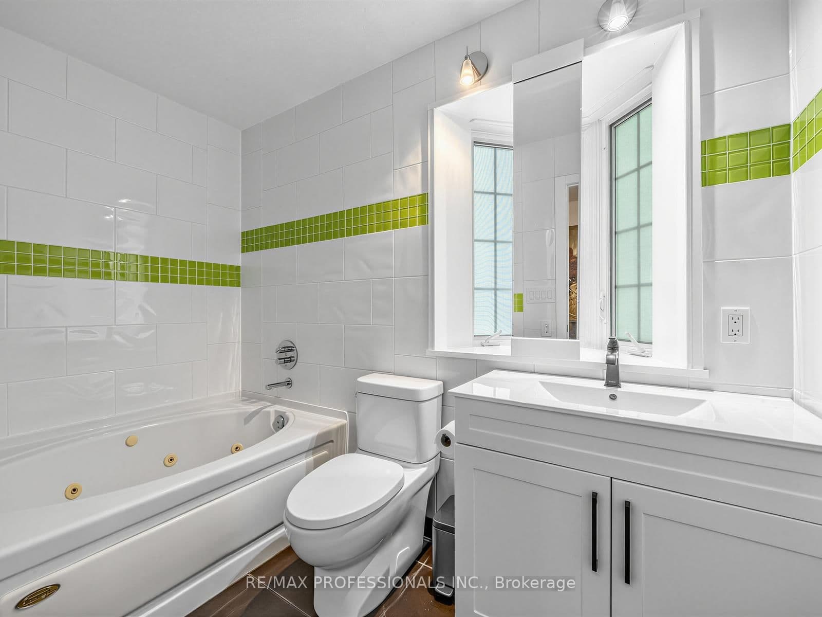 220 Manitoba Street, Unit 32 thumbnail 37
