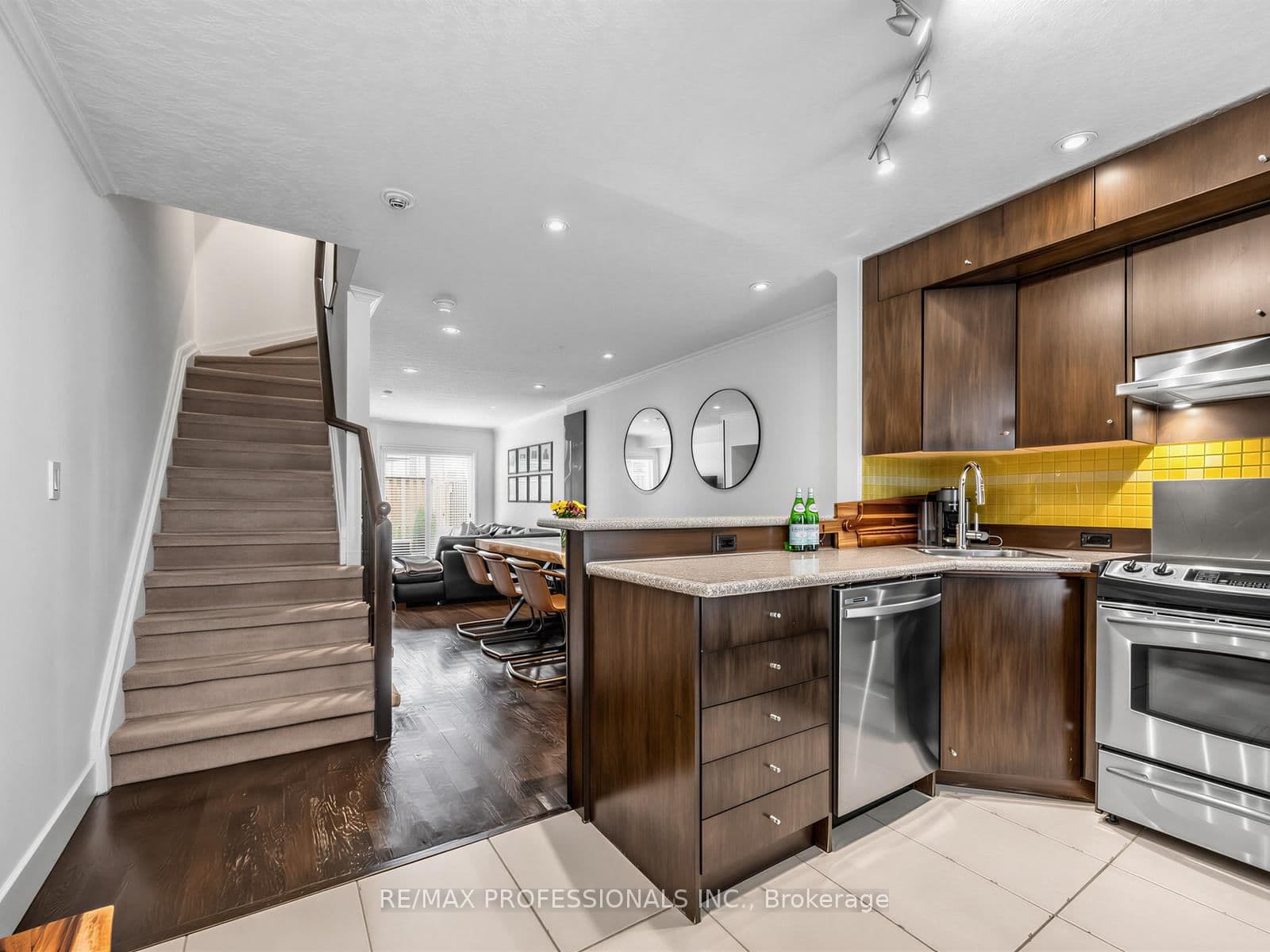 220 Manitoba Street, Unit 32 thumbnail 7