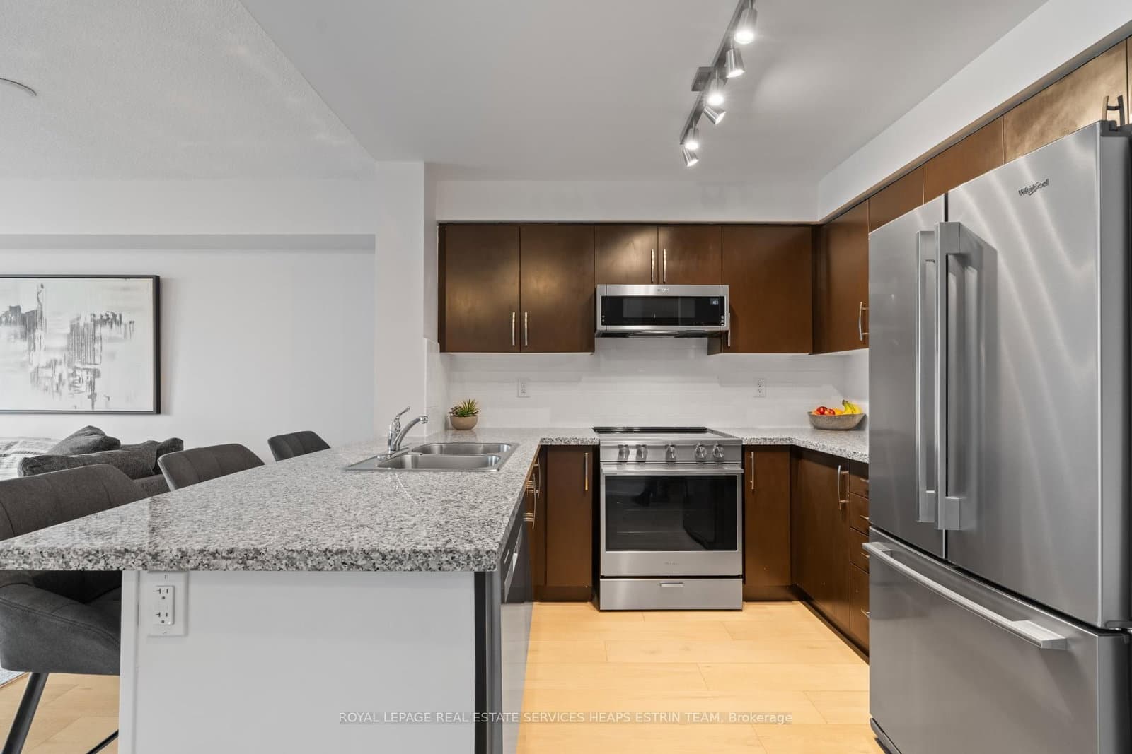 3 Michael Power Place, Unit 606 thumbnail 4
