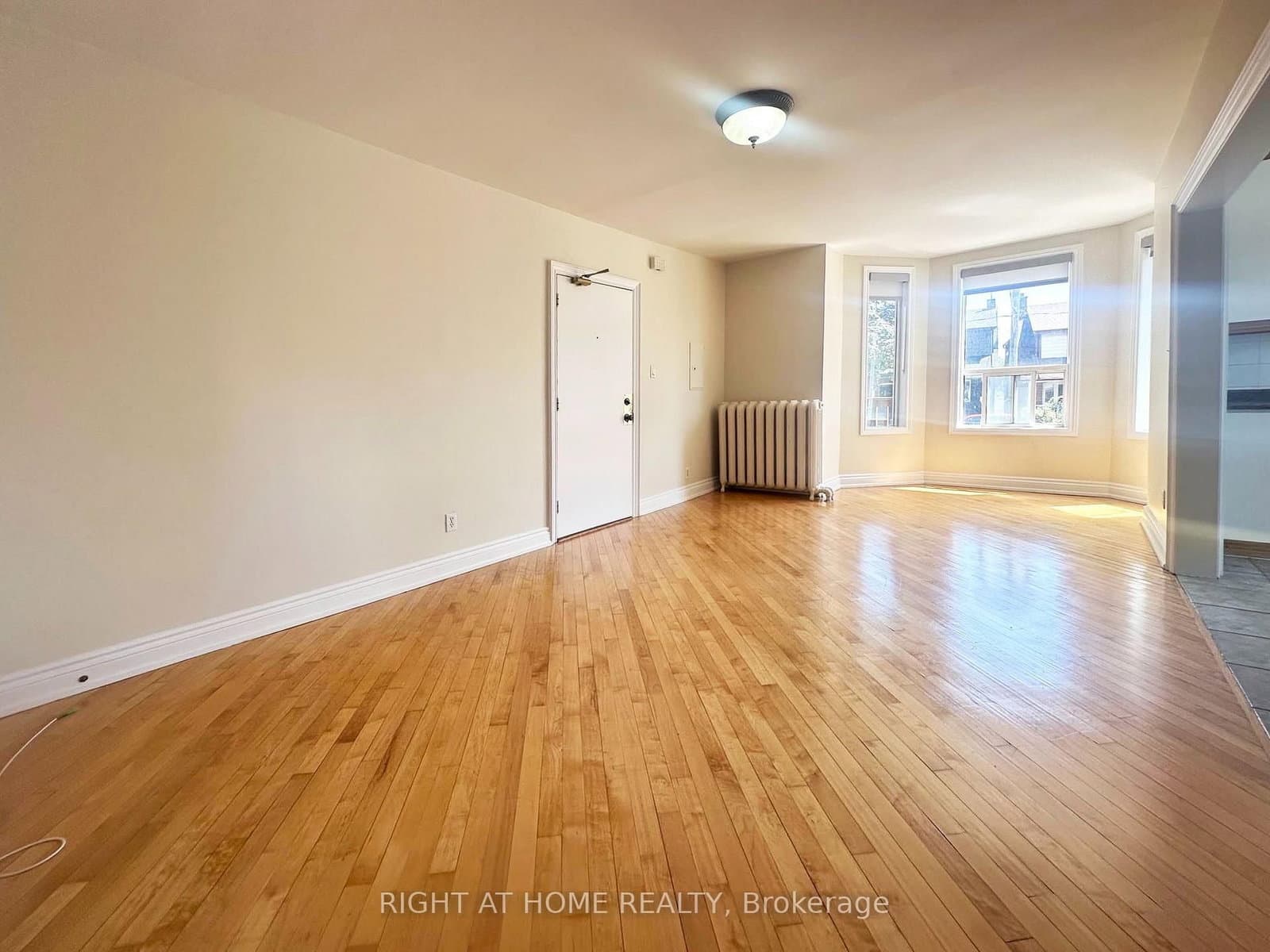 1960 Davenport Road, Unit 101 thumbnail 3