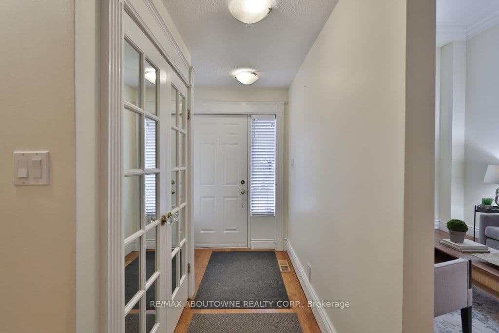 86 Forsythe Street thumbnail 3
