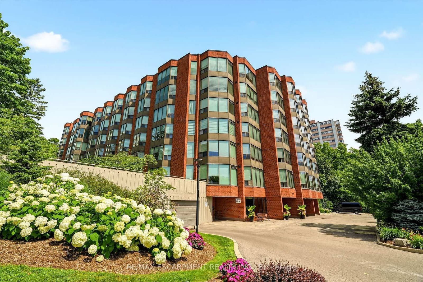 #507 - 2121 Lakeshore Road