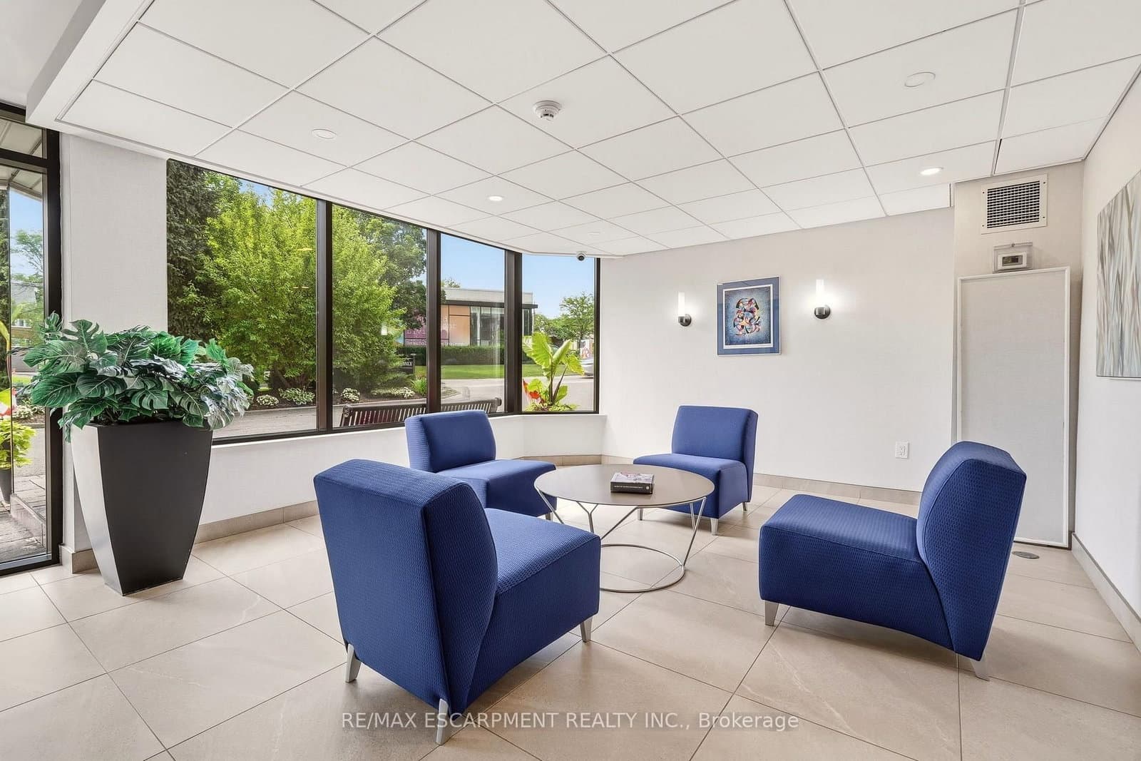 2121 Lakeshore Road, Unit 507 thumbnail 4