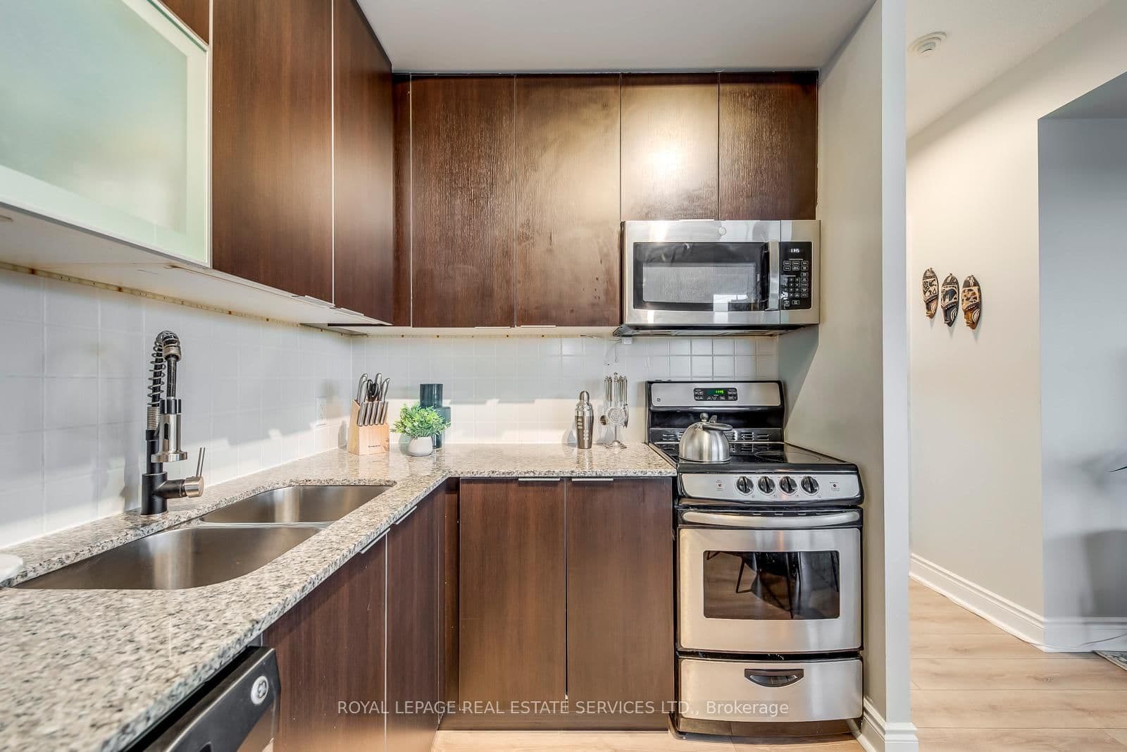 16 Brookers Lane, Unit 203 thumbnail 13