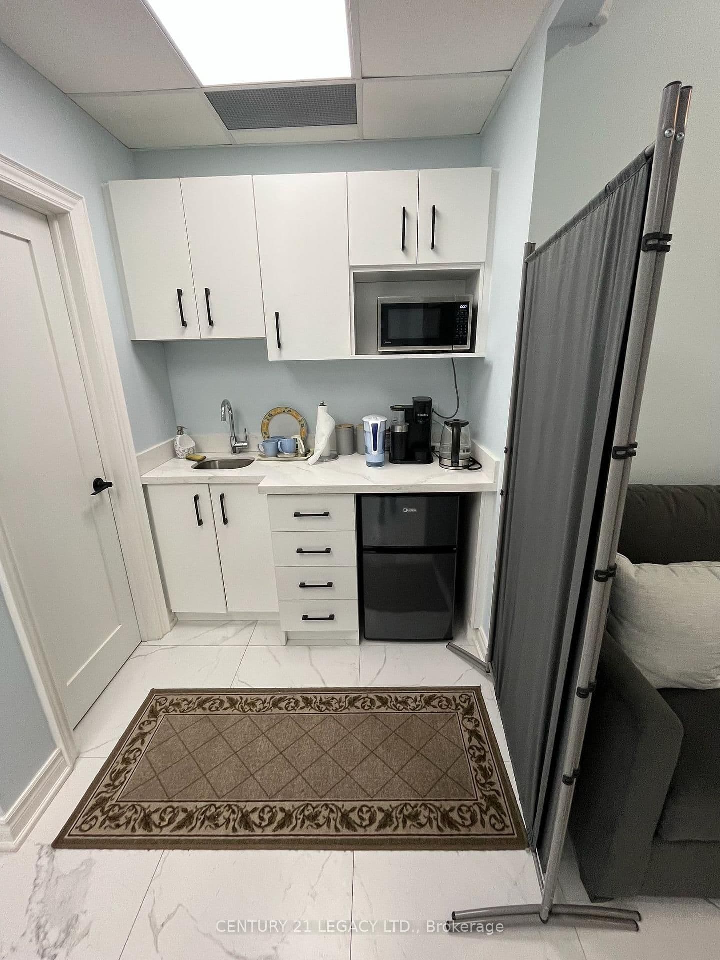 645 Remembrance Road, Unit B209 thumbnail 8