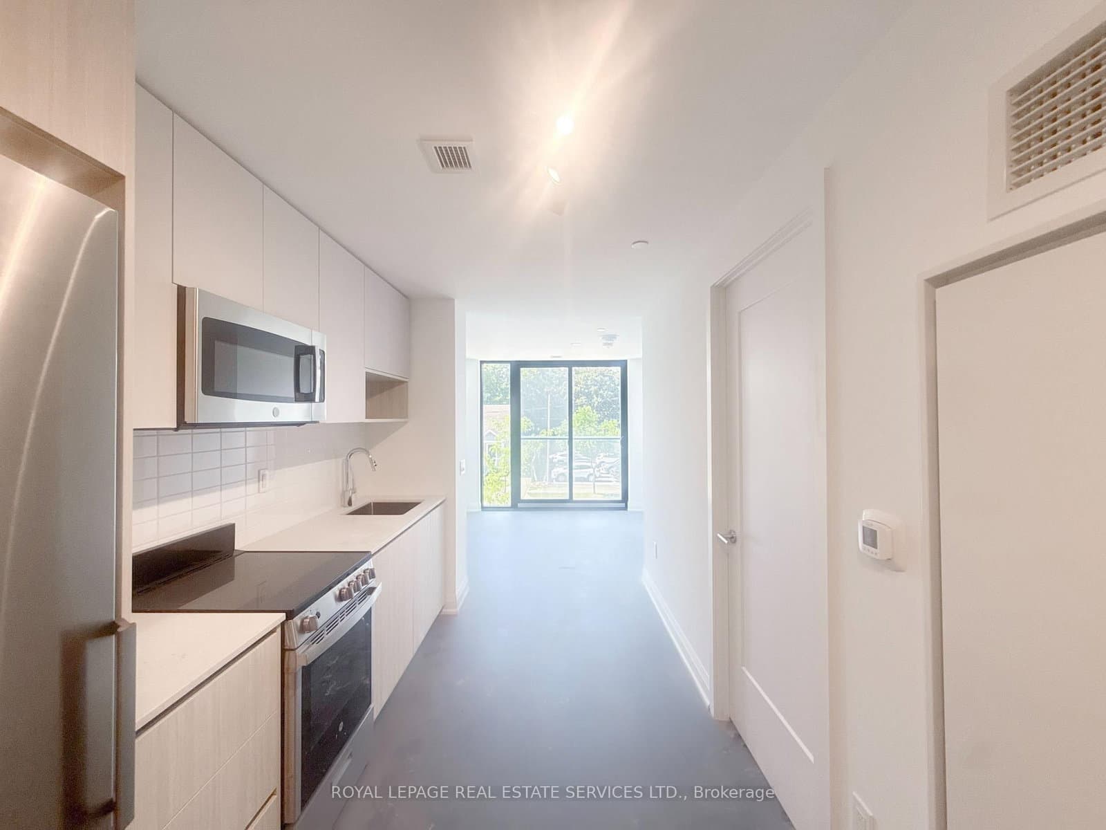 799 The Queensway, Unit 105 Upper thumbnail 2