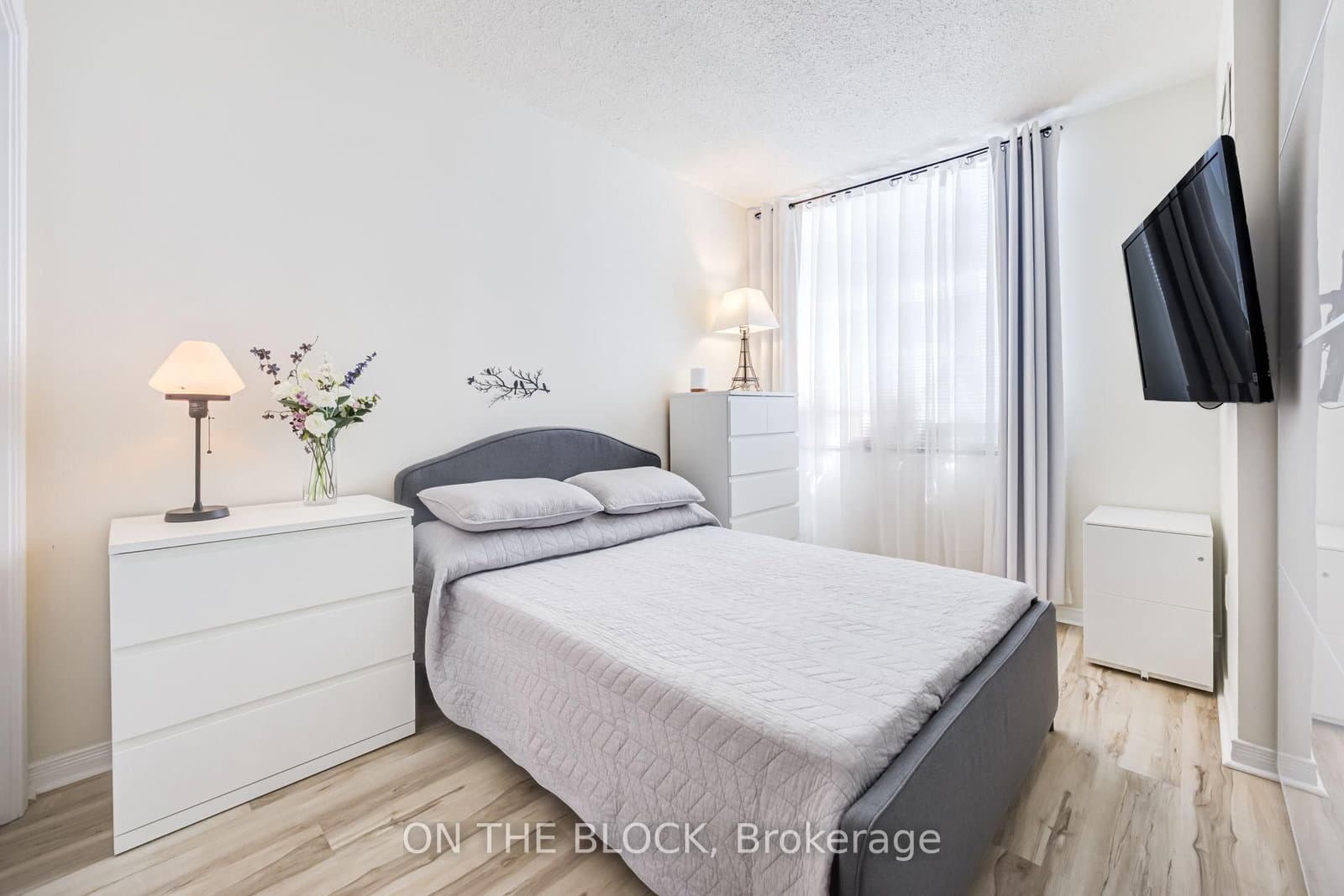 2495 Dundas Street W, Unit 107 thumbnail 10