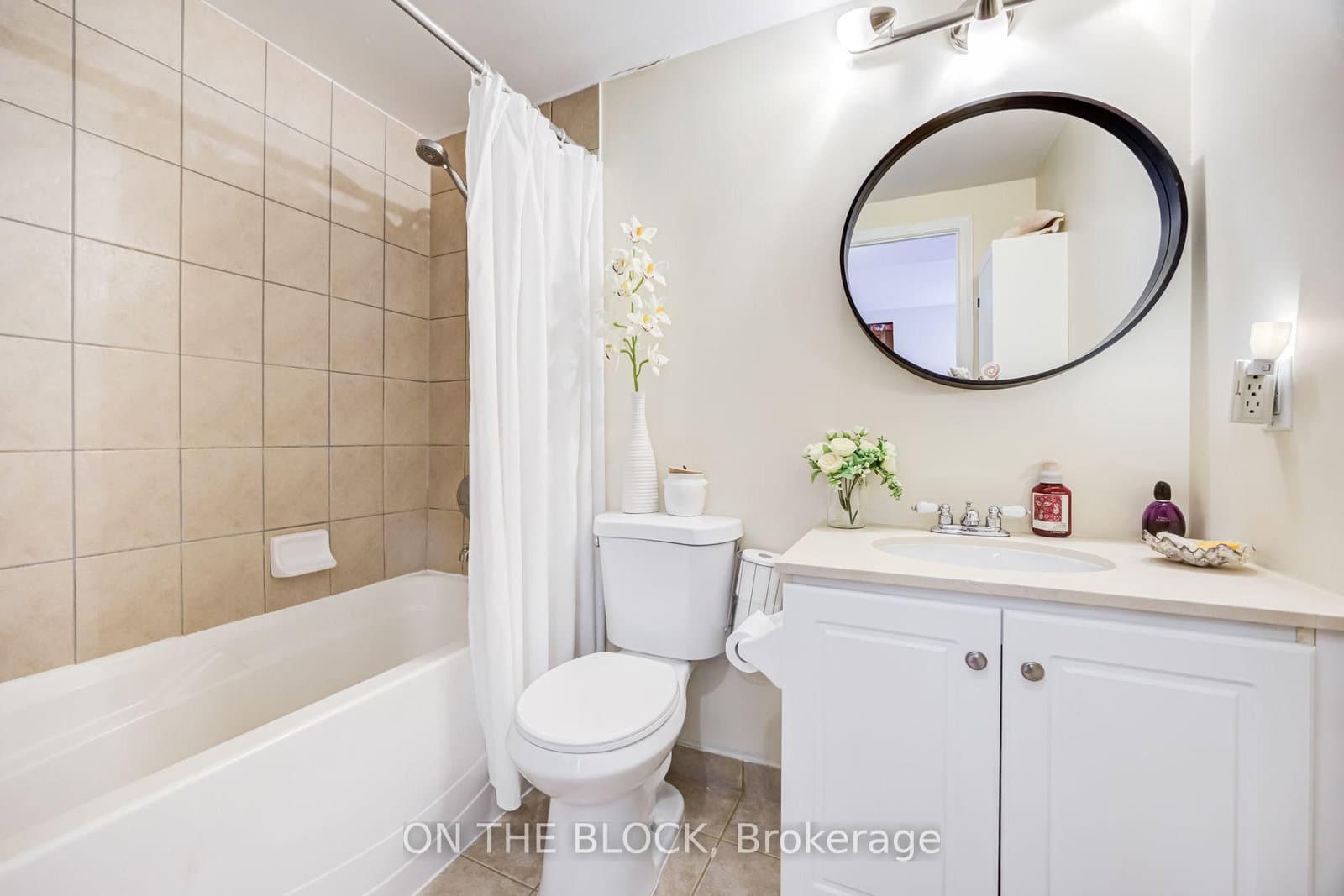 2495 Dundas Street W, Unit 107 thumbnail 13