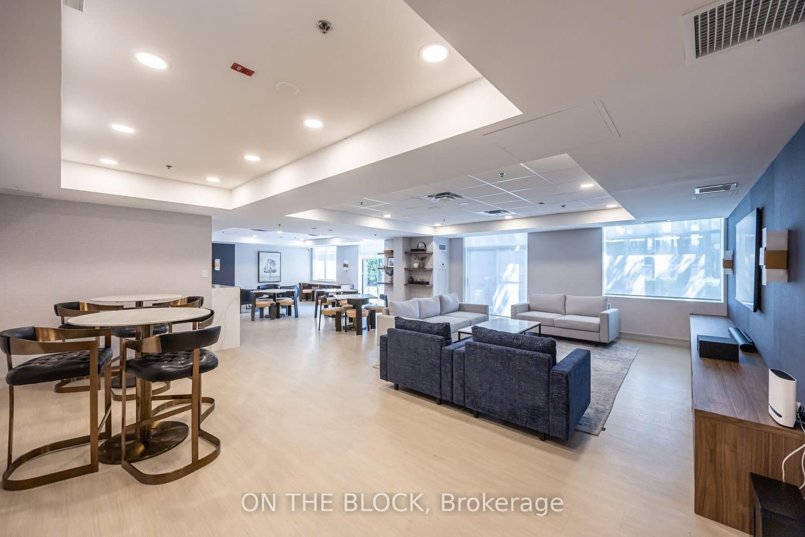 2495 Dundas Street W, Unit 107 thumbnail 24