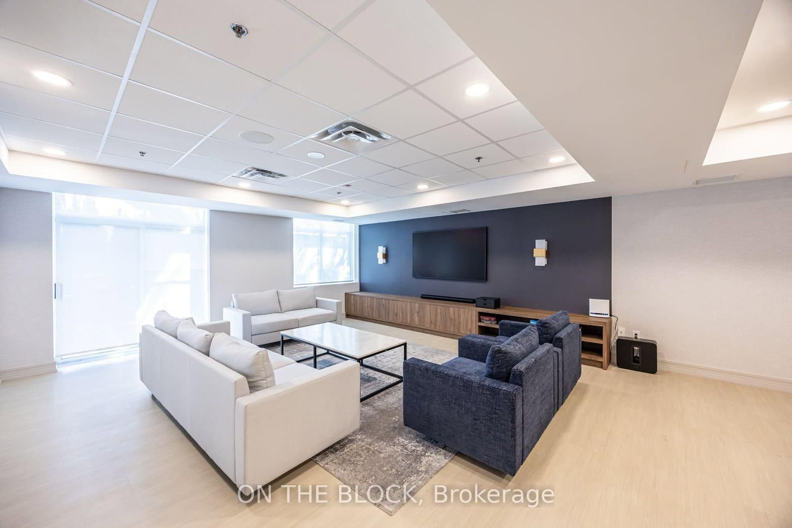 2495 Dundas Street W, Unit 107 thumbnail 26