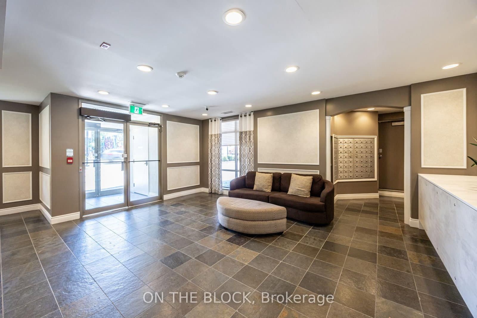 2495 Dundas Street W, Unit 107 thumbnail 30