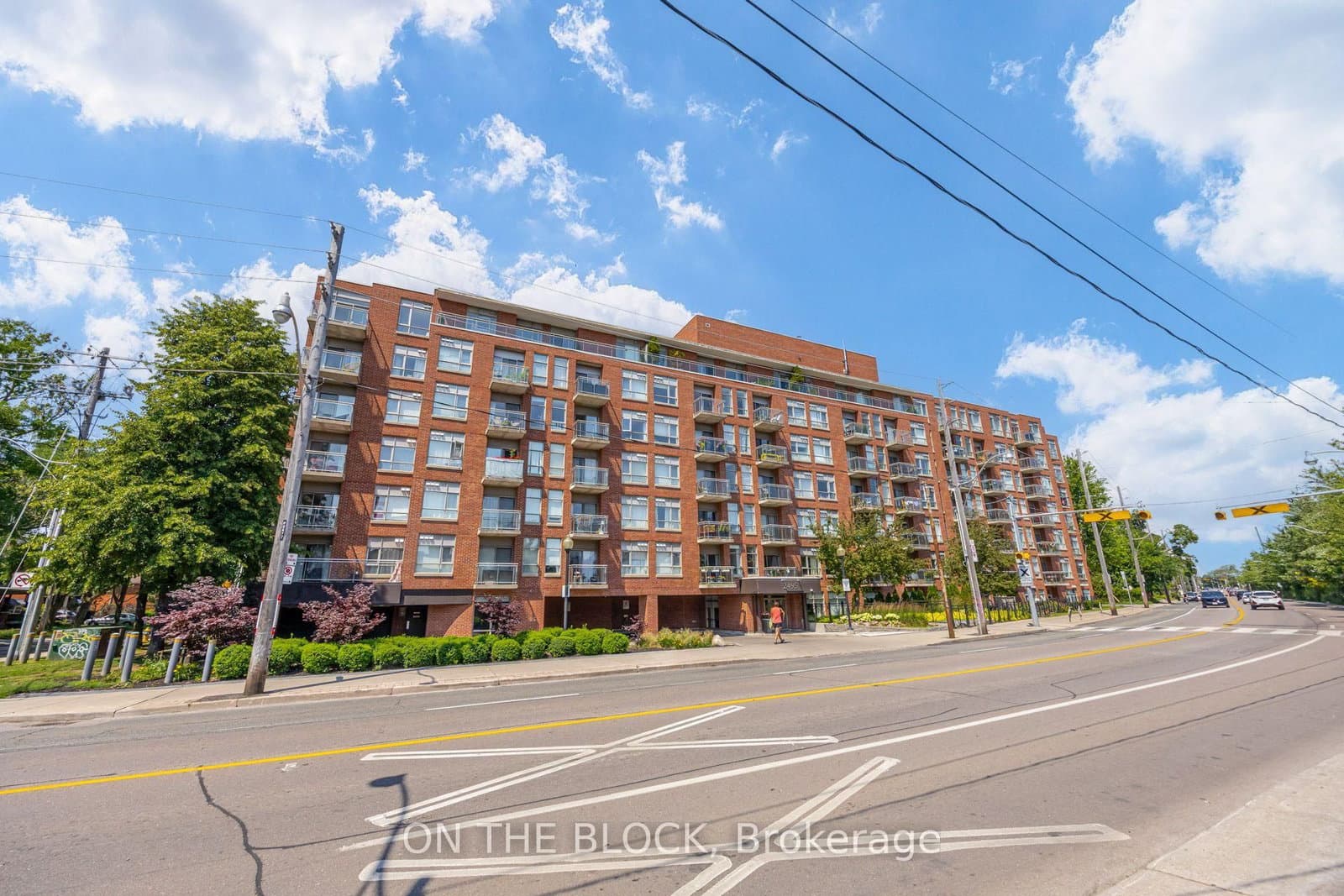 2495 Dundas Street W, Unit 107 thumbnail 34
