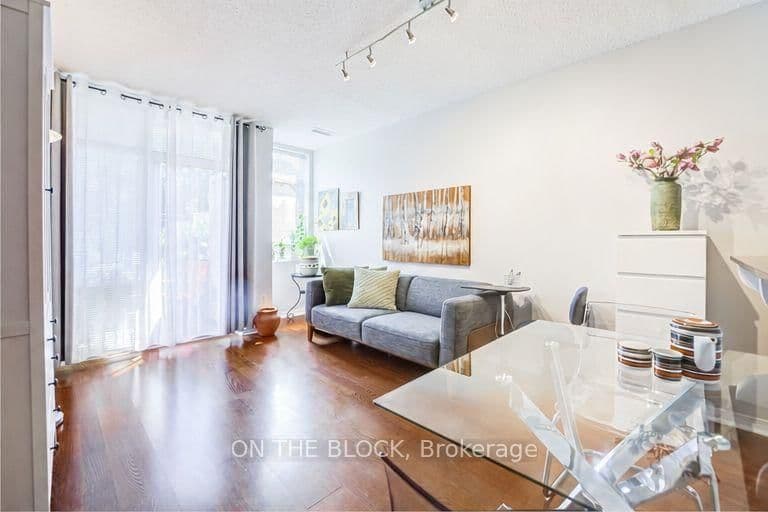 2495 Dundas Street W, Unit 107 thumbnail 4