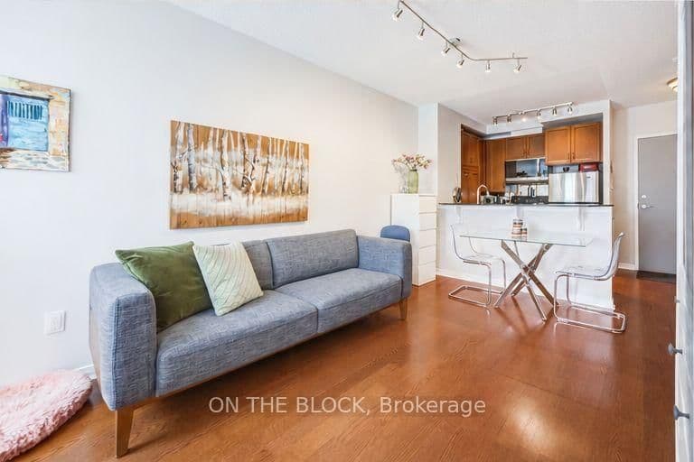 2495 Dundas Street W, Unit 107 thumbnail 5