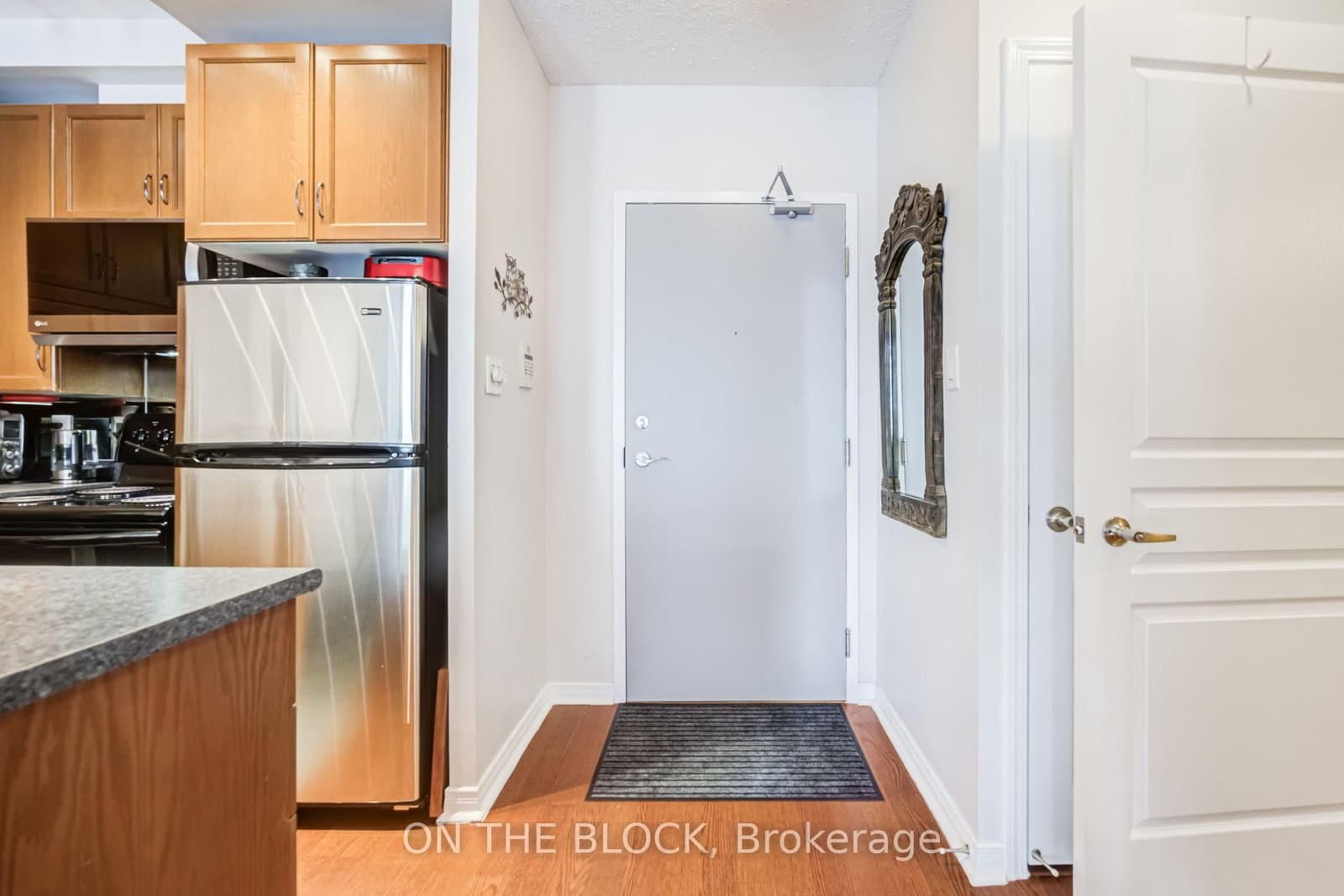 2495 Dundas Street W, Unit 107 thumbnail 8