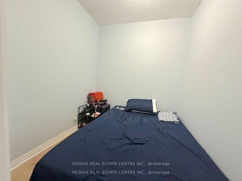 3939 Duke Of York Boulevard, Unit 301 thumbnail 5