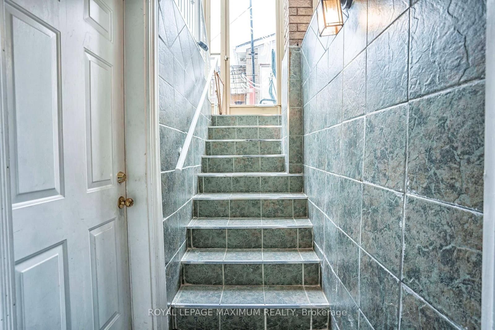 641 Caledonia Road, Unit Basement thumbnail 8