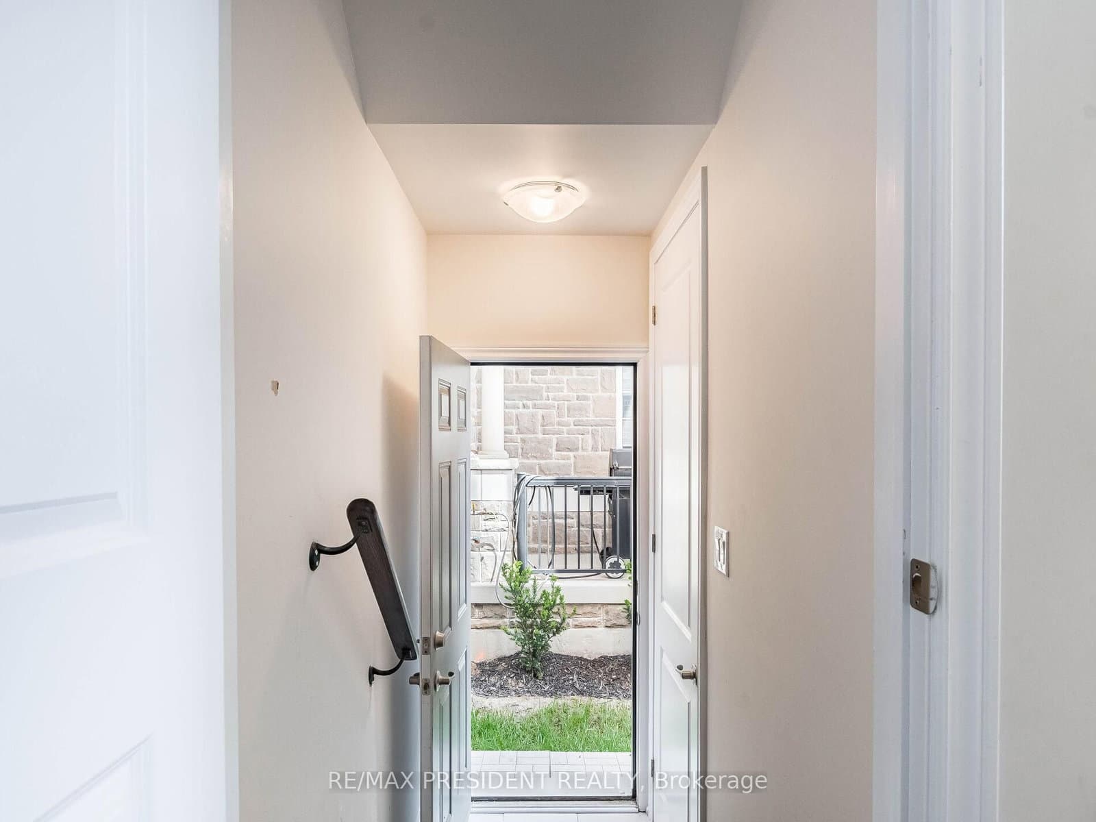 16 Monarch Drive thumbnail 23