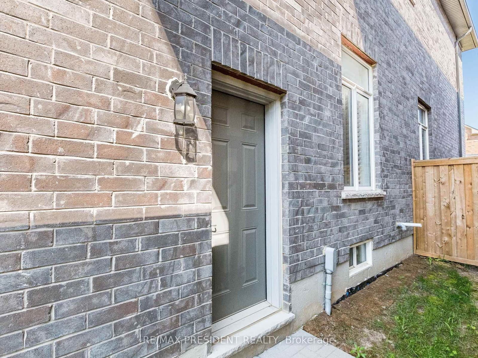 16 Monarch Drive thumbnail 43