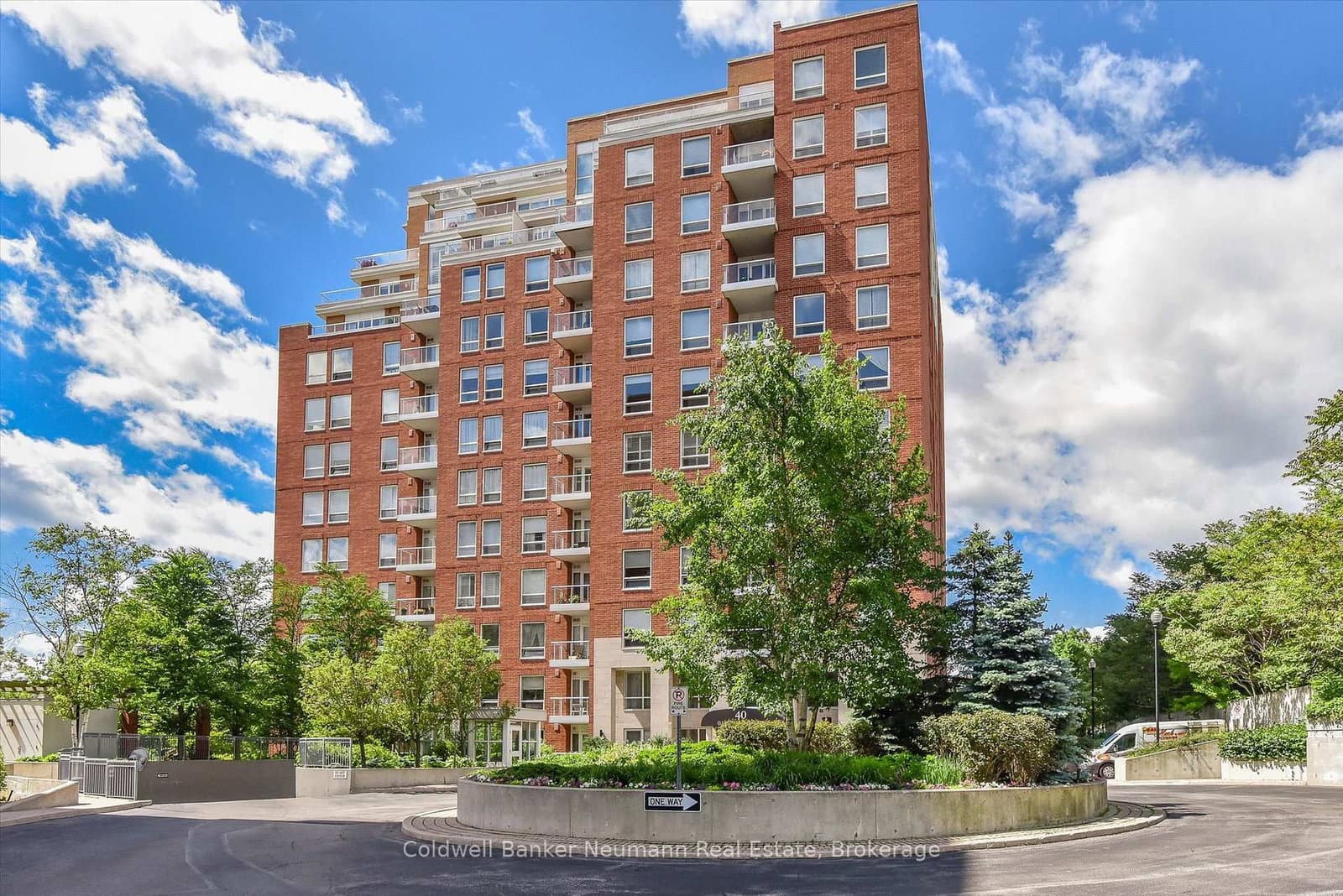 40 Old Mill Road, Unit 804 thumbnail 2