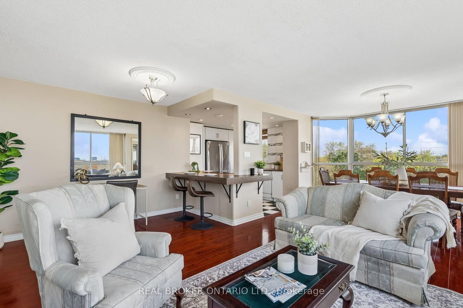 880 Dundas Street W, Unit 503 thumbnail 12