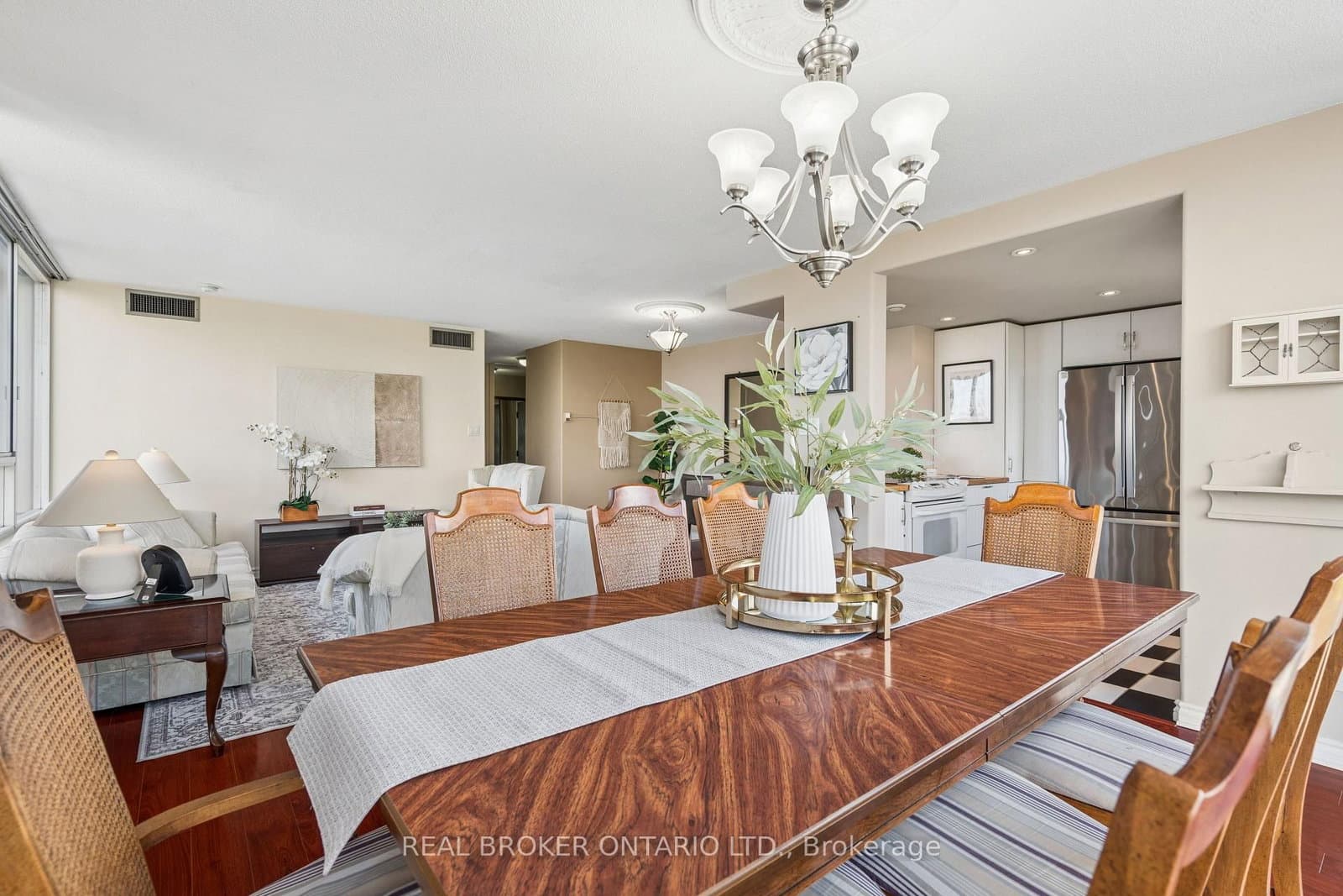 880 Dundas Street W, Unit 503 thumbnail 15