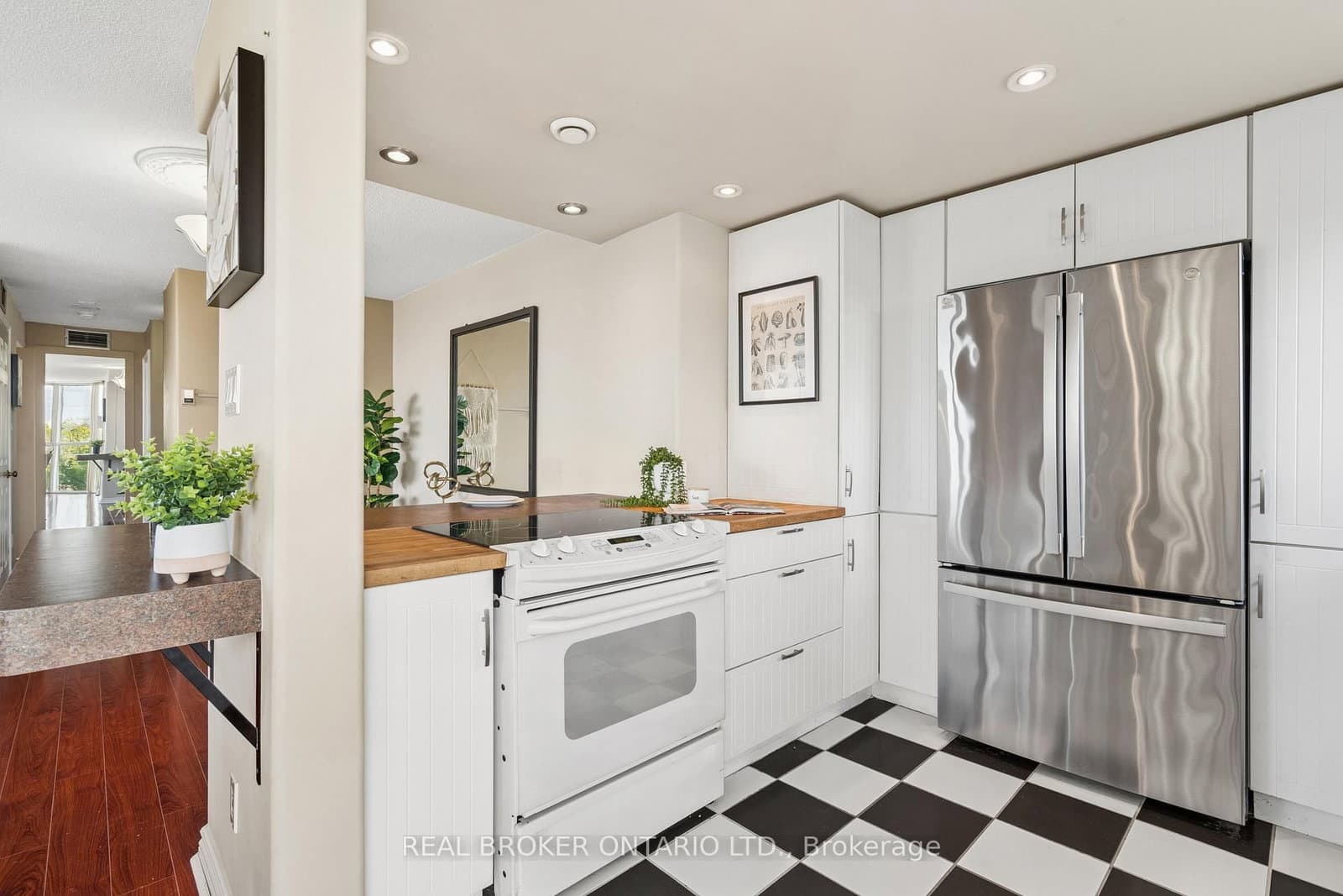 880 Dundas Street W, Unit 503 thumbnail 18