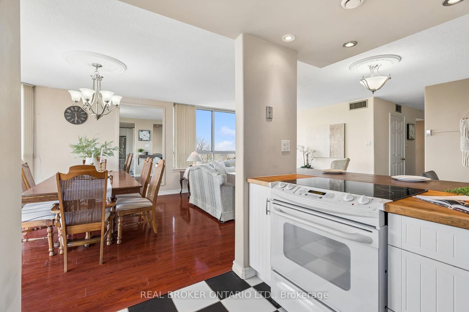 880 Dundas Street W, Unit 503 thumbnail 19