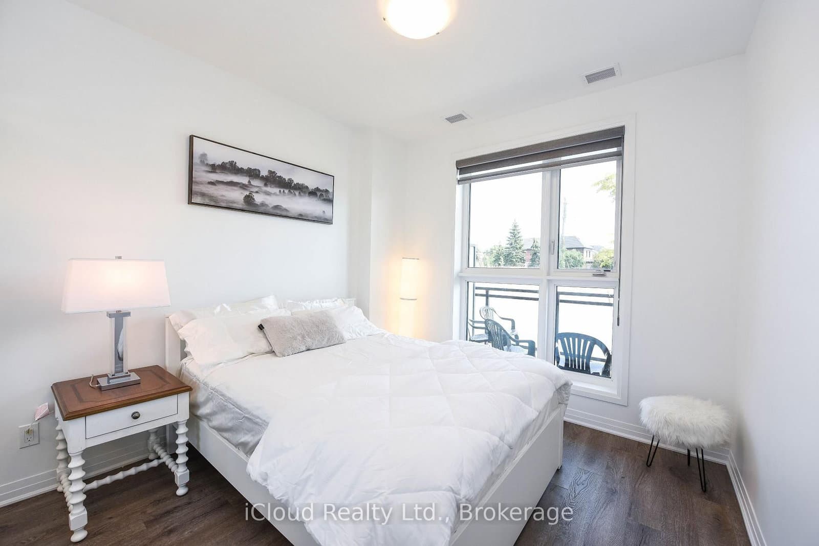 95 Dundas Street, Unit 004 thumbnail 32