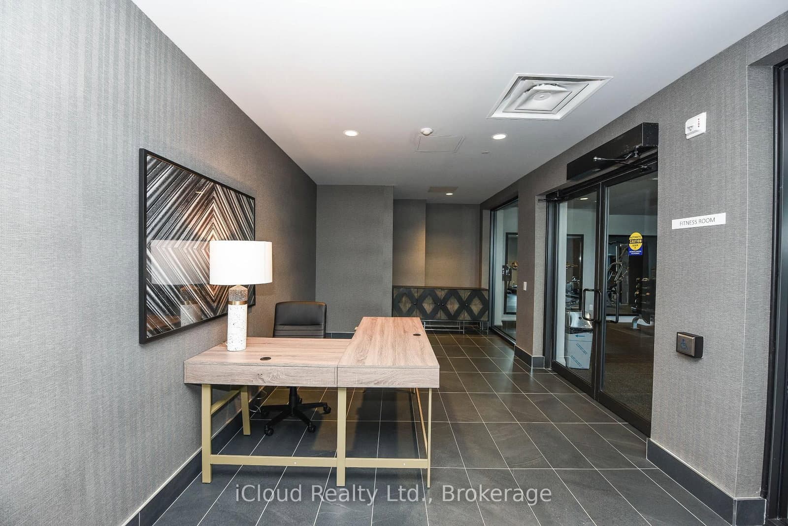 95 Dundas Street, Unit 004 thumbnail 8
