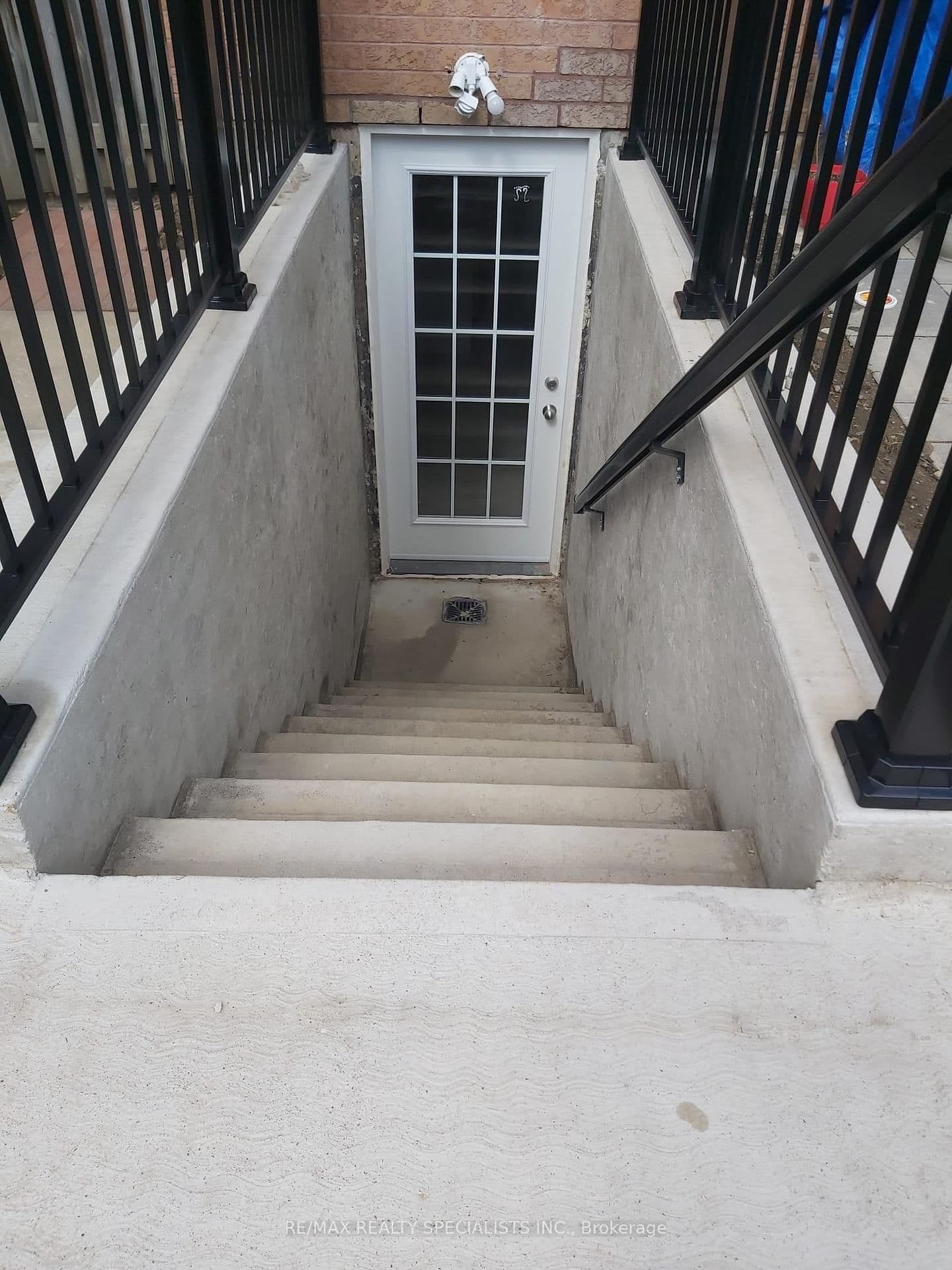 6923 Dillingwood Drive, Unit BSMNT thumbnail 3