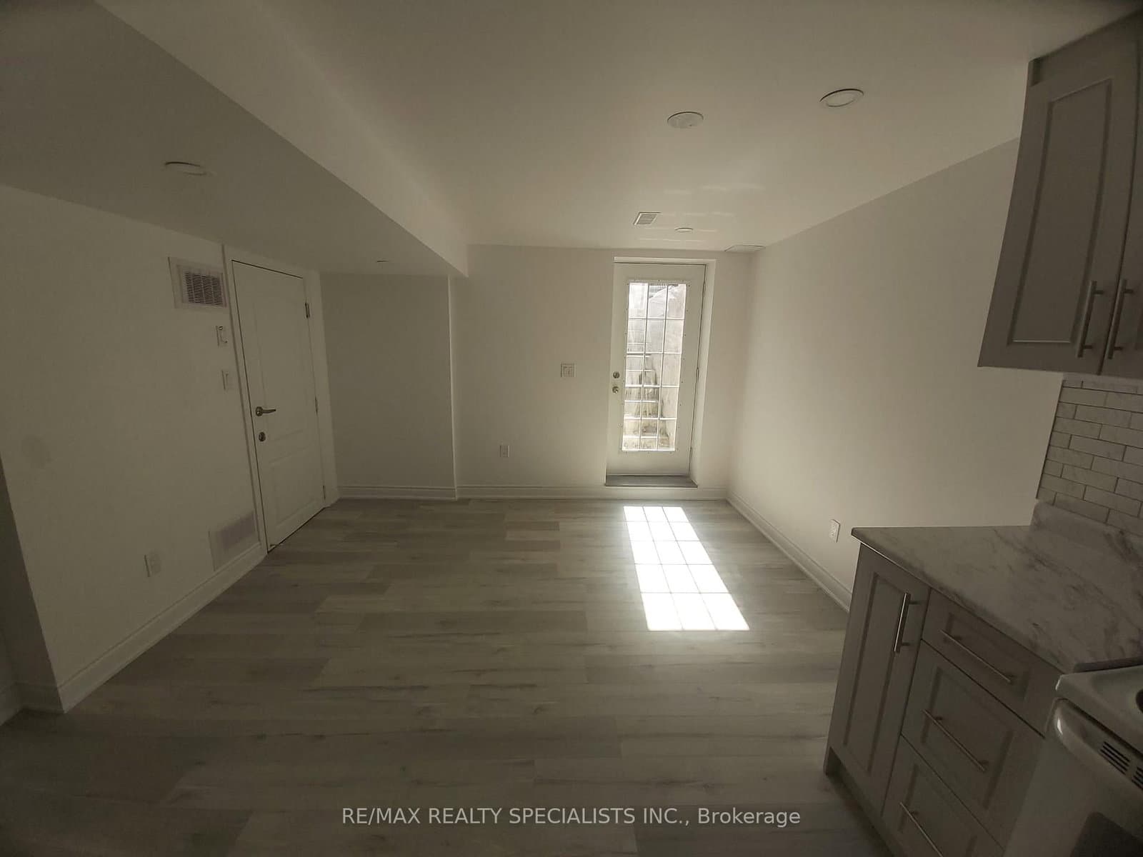 6923 Dillingwood Drive, Unit BSMNT thumbnail 5