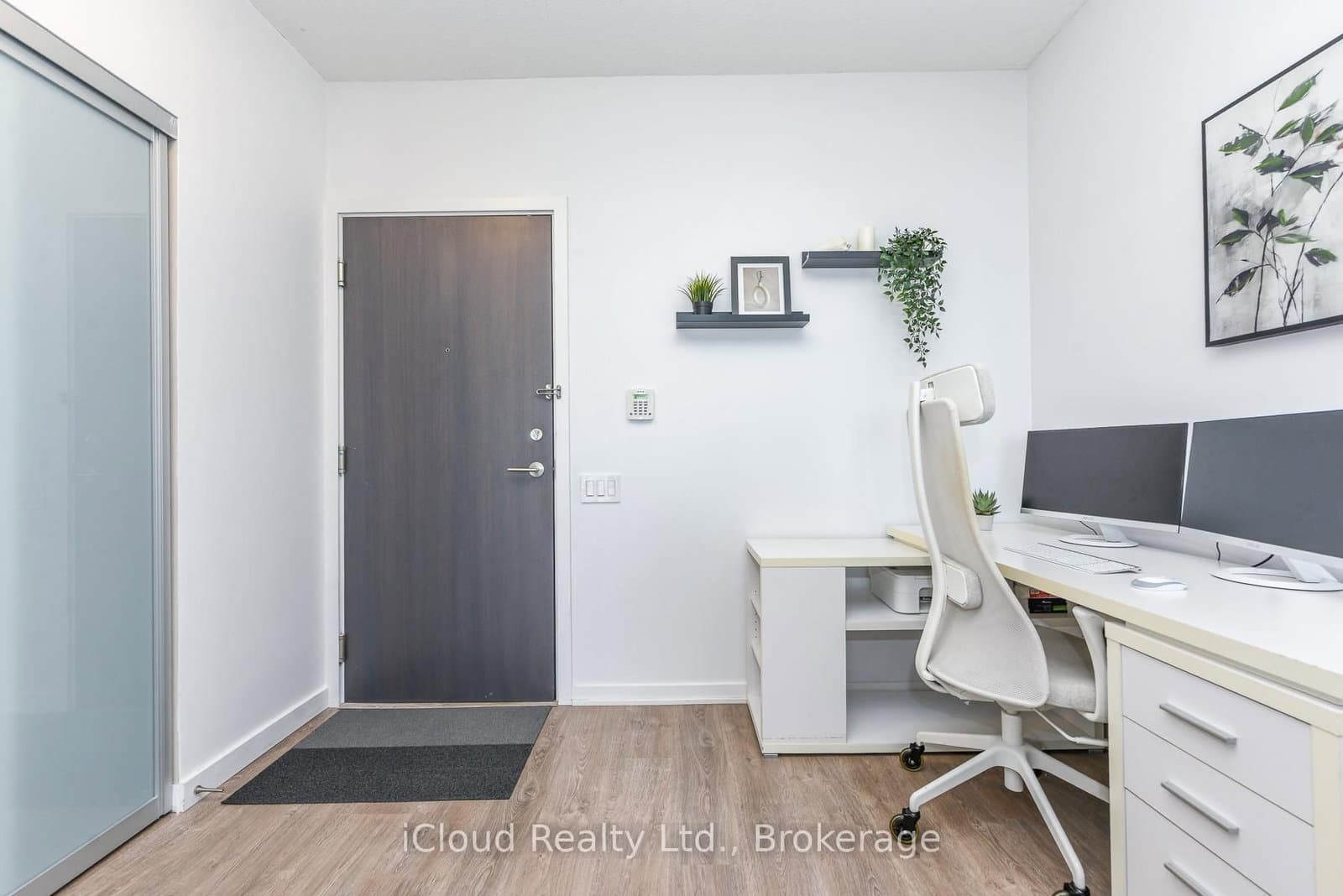 103 The Queensway, Unit 1303 thumbnail 21