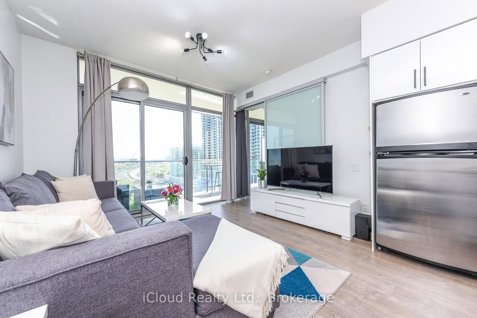 103 The Queensway, Unit 1303 thumbnail 6