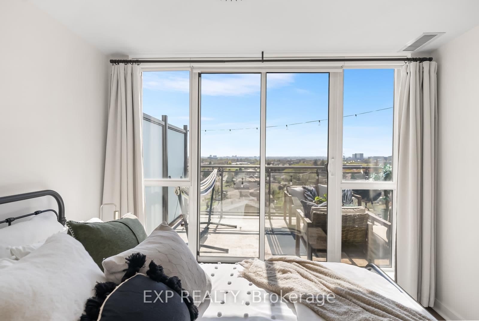 16 Mcadam Avenue, Unit 705 thumbnail 20