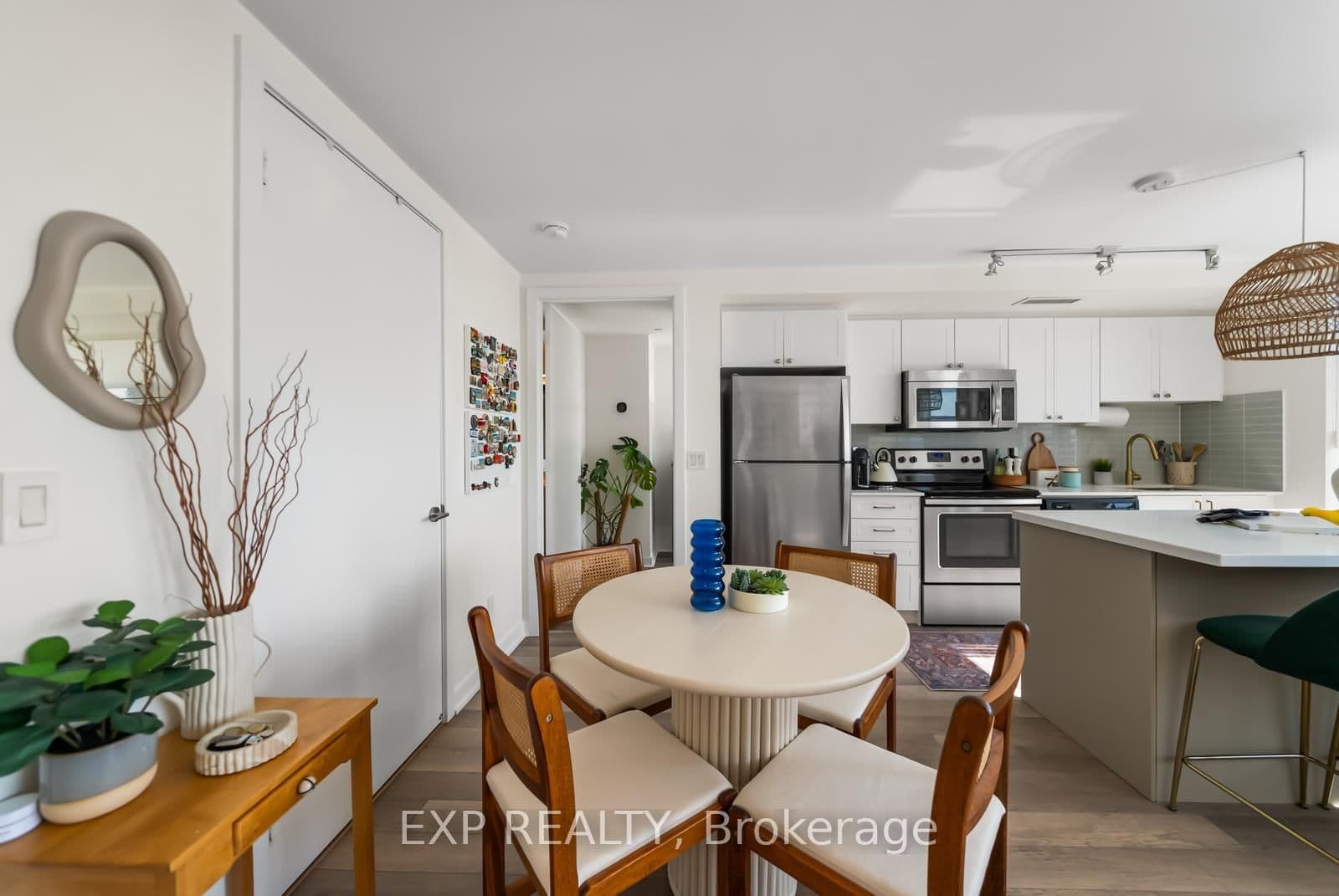 16 Mcadam Avenue, Unit 705 thumbnail 7