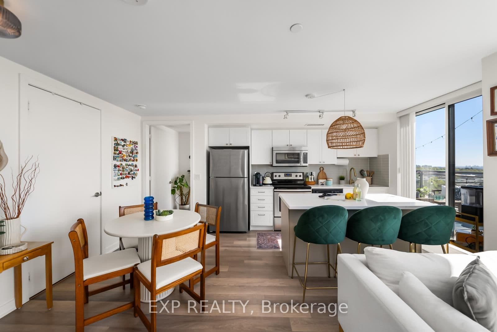 16 Mcadam Avenue, Unit 705 thumbnail 9