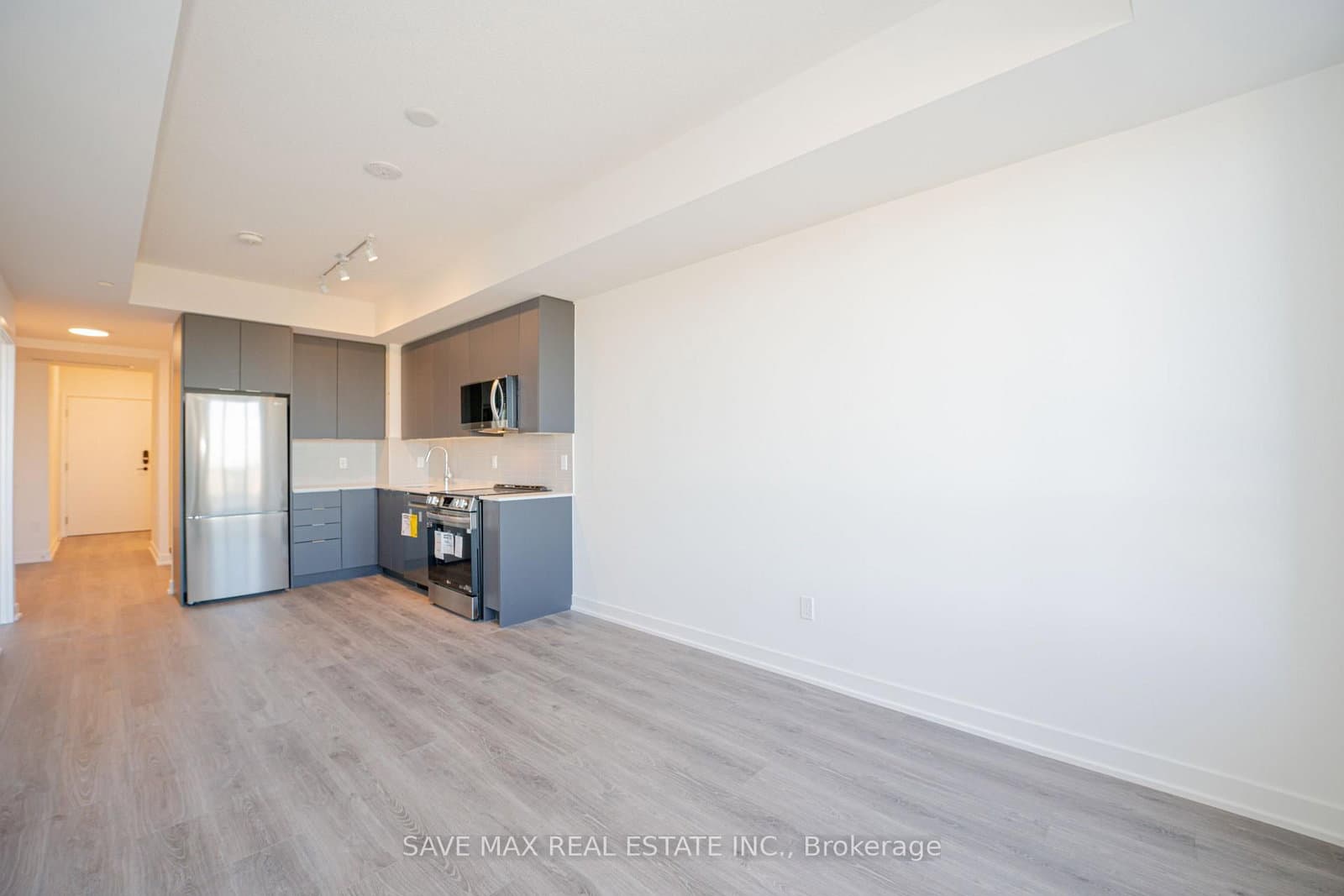 225 Malta Avenue, Unit 421 thumbnail 8