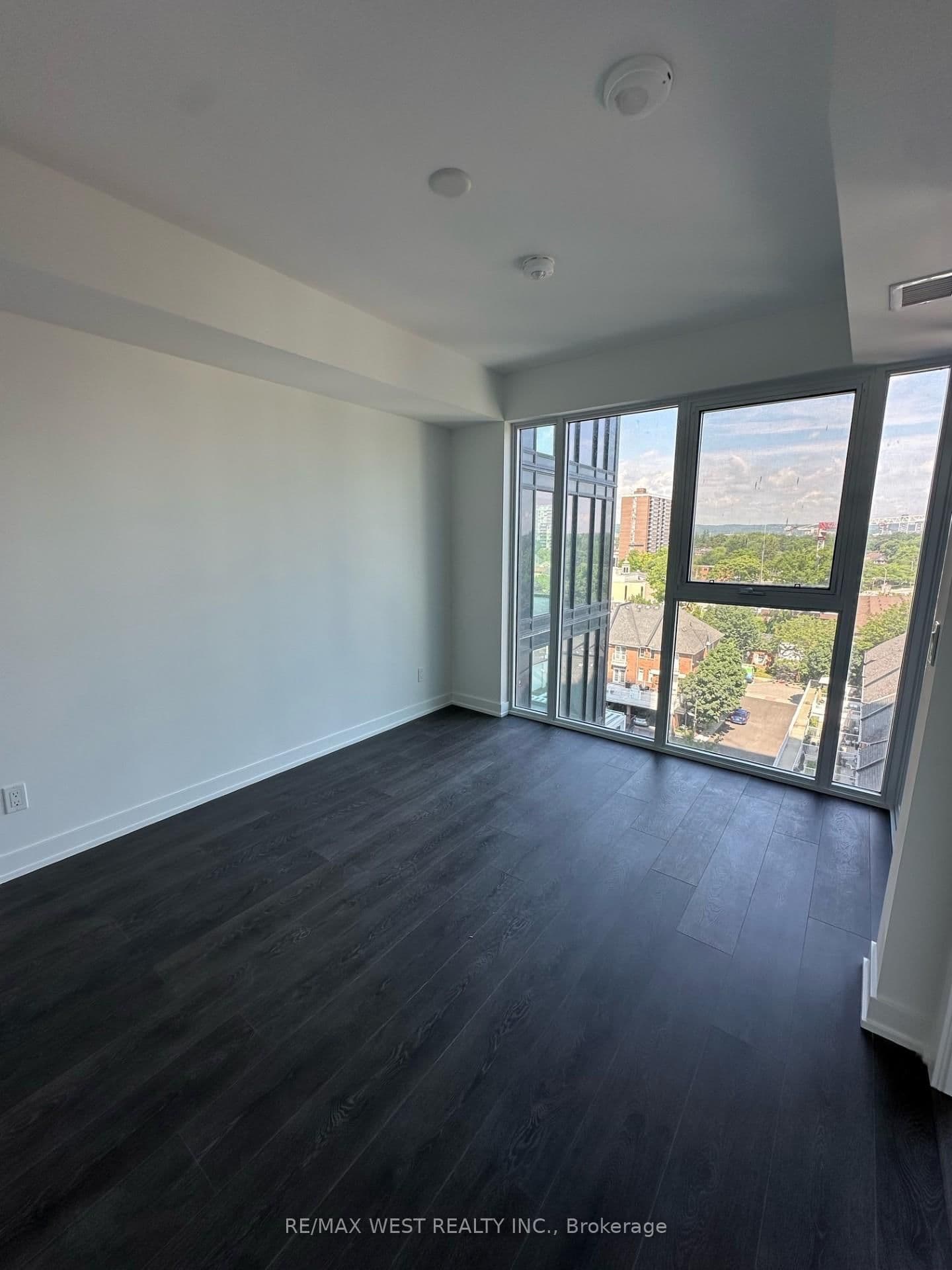 370 Martha Street, Unit 701 thumbnail 6