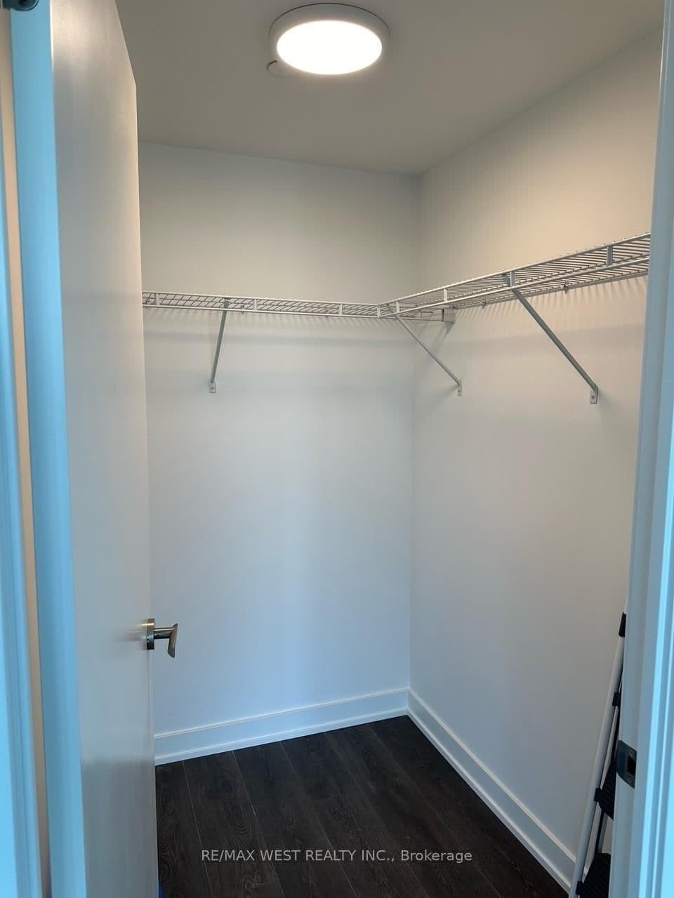 370 Martha Street, Unit 701 thumbnail 7
