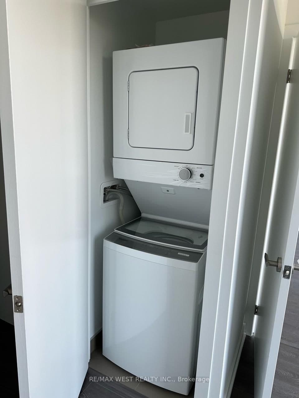 370 Martha Street, Unit 701 thumbnail 9