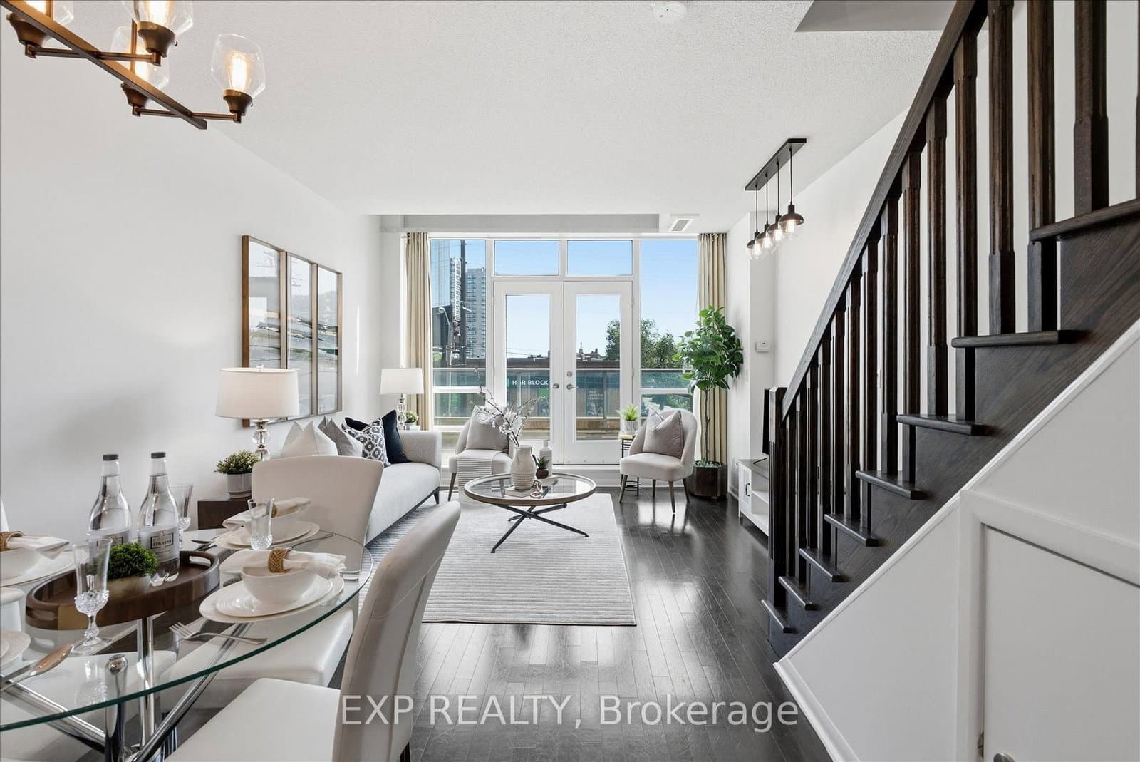 3391 Bloor Street W, Unit 221 - Image 1