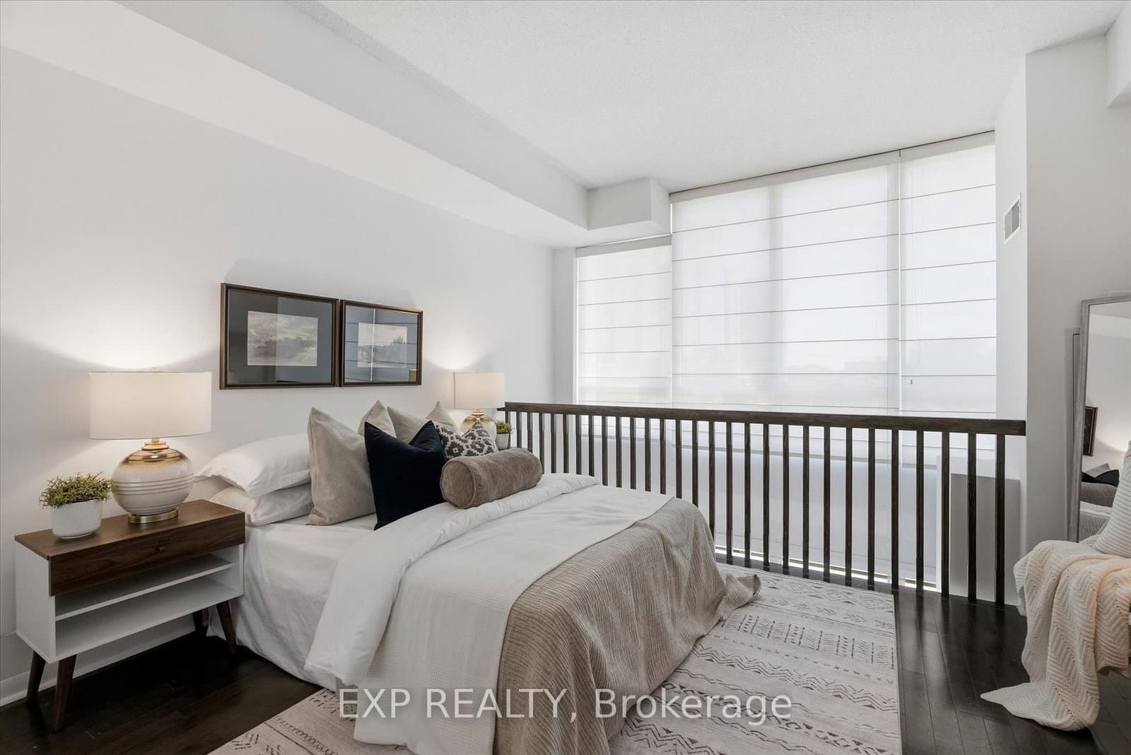 3391 Bloor Street W, Unit 221 thumbnail 20