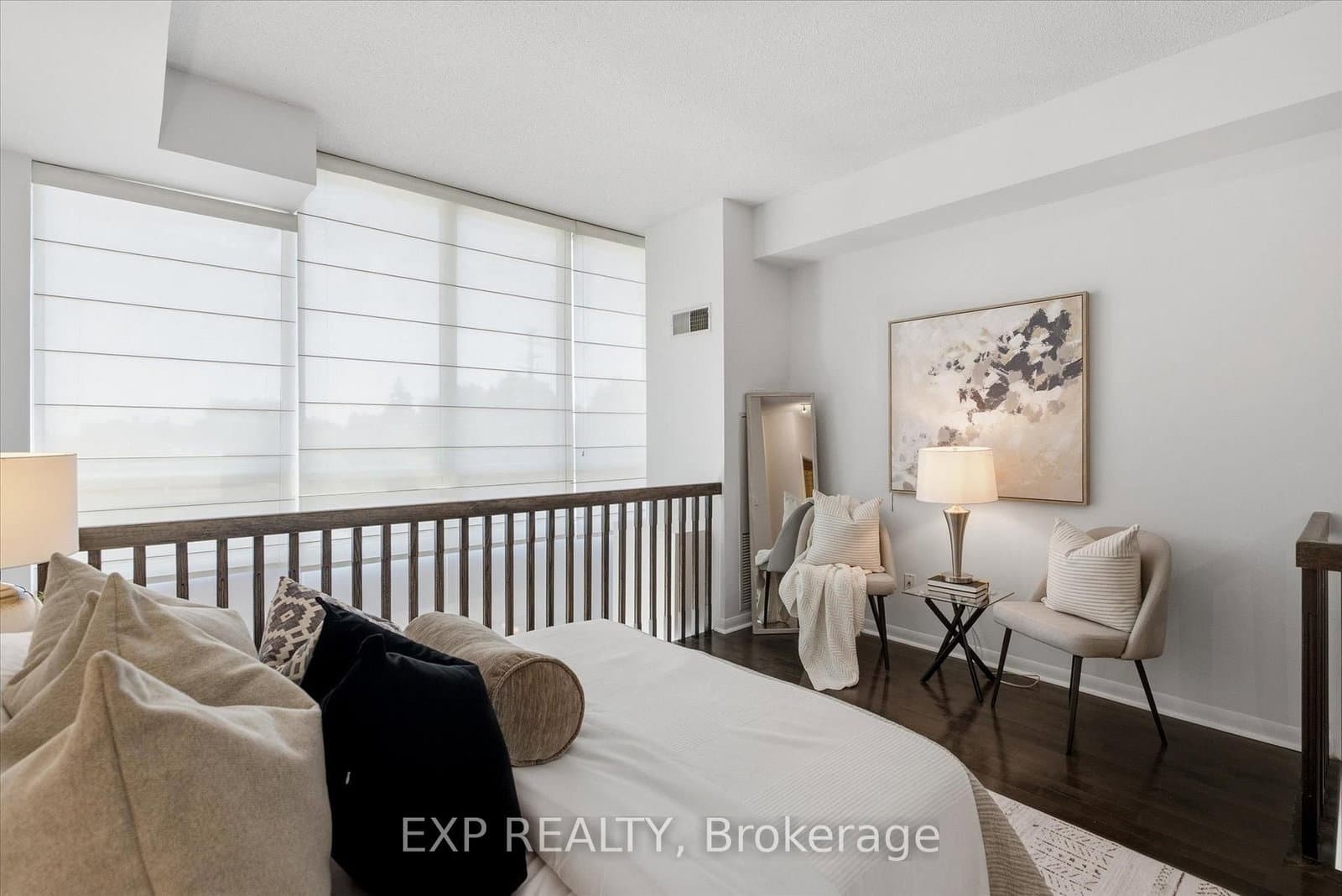 3391 Bloor Street W, Unit 221 thumbnail 21