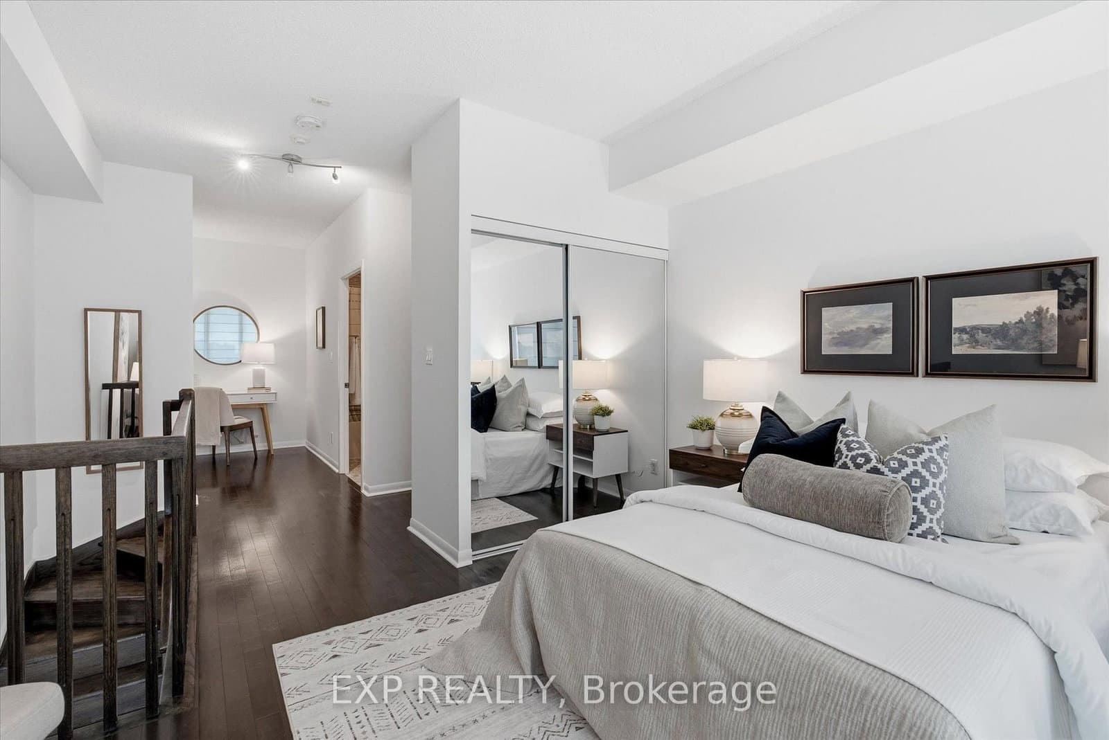 3391 Bloor Street W, Unit 221 thumbnail 23